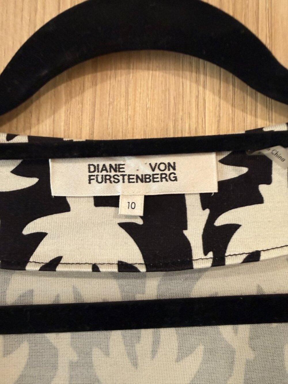 Diane von Furstenberg 100% Silk Black Ivory Botanical Print Wrap Maxi Size 10